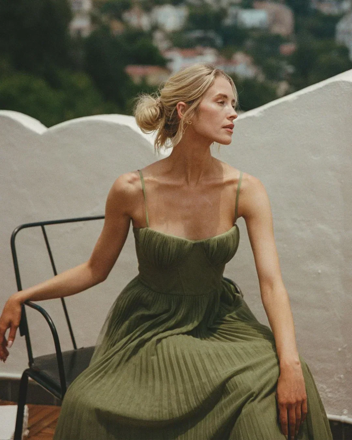 OLIVIA DRESS | MODERN ELEGANCE WITH AN OPEN BACK